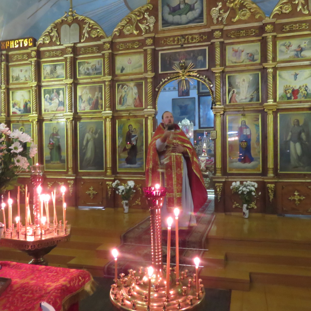 Праздничное Пасхальное Богослужение в Храме Святой Живоначальной Троицы г.п.Лоев
