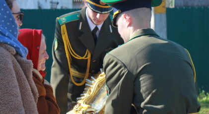 В праздник Покрова Пресвятой Богородицы в г.п.Лоев прошел Крестный ход «Святая Русь»