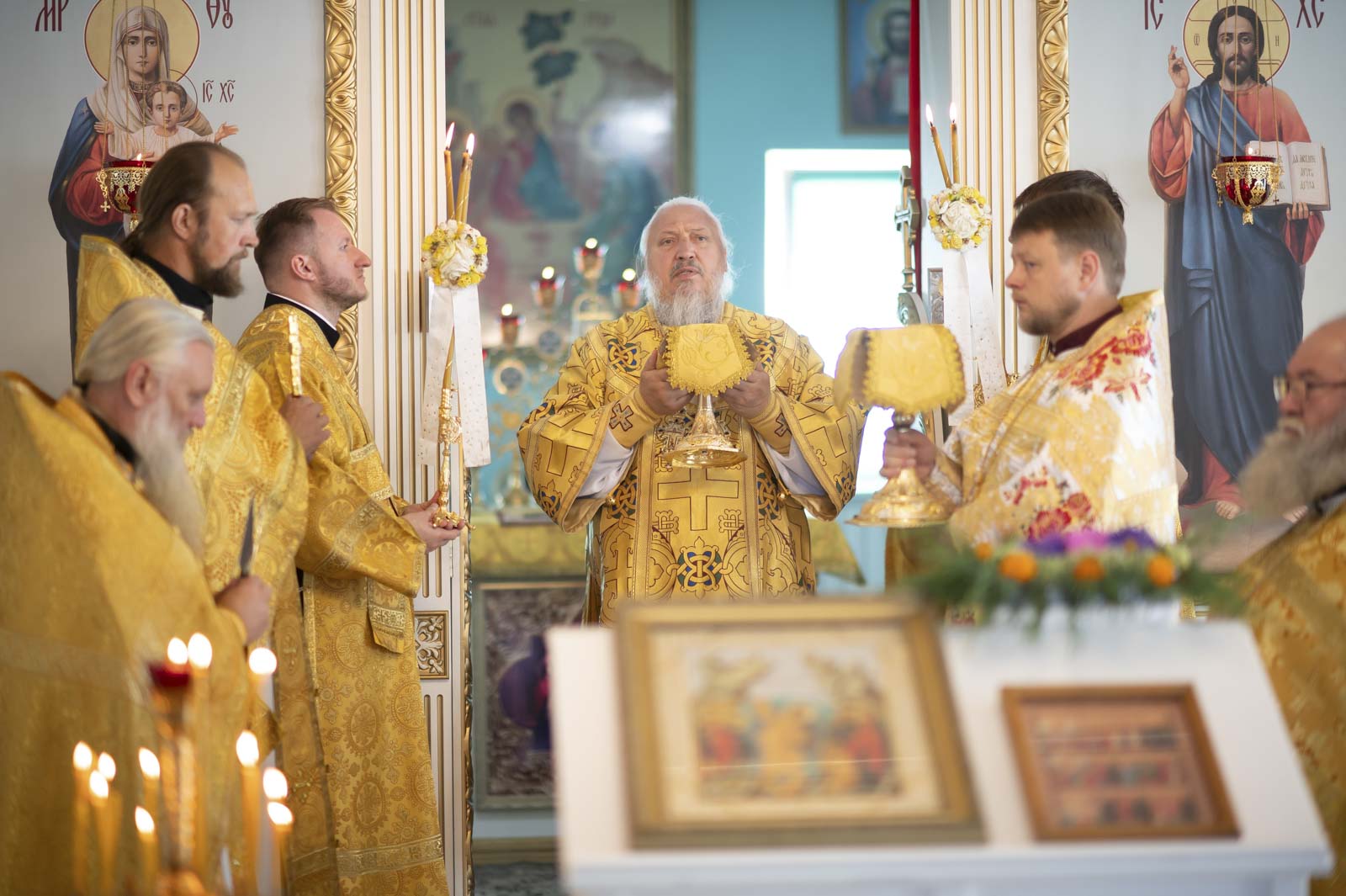 Архиерейская Литургия в Храме Покрова Пресвятой Богородицы аг.Переделка